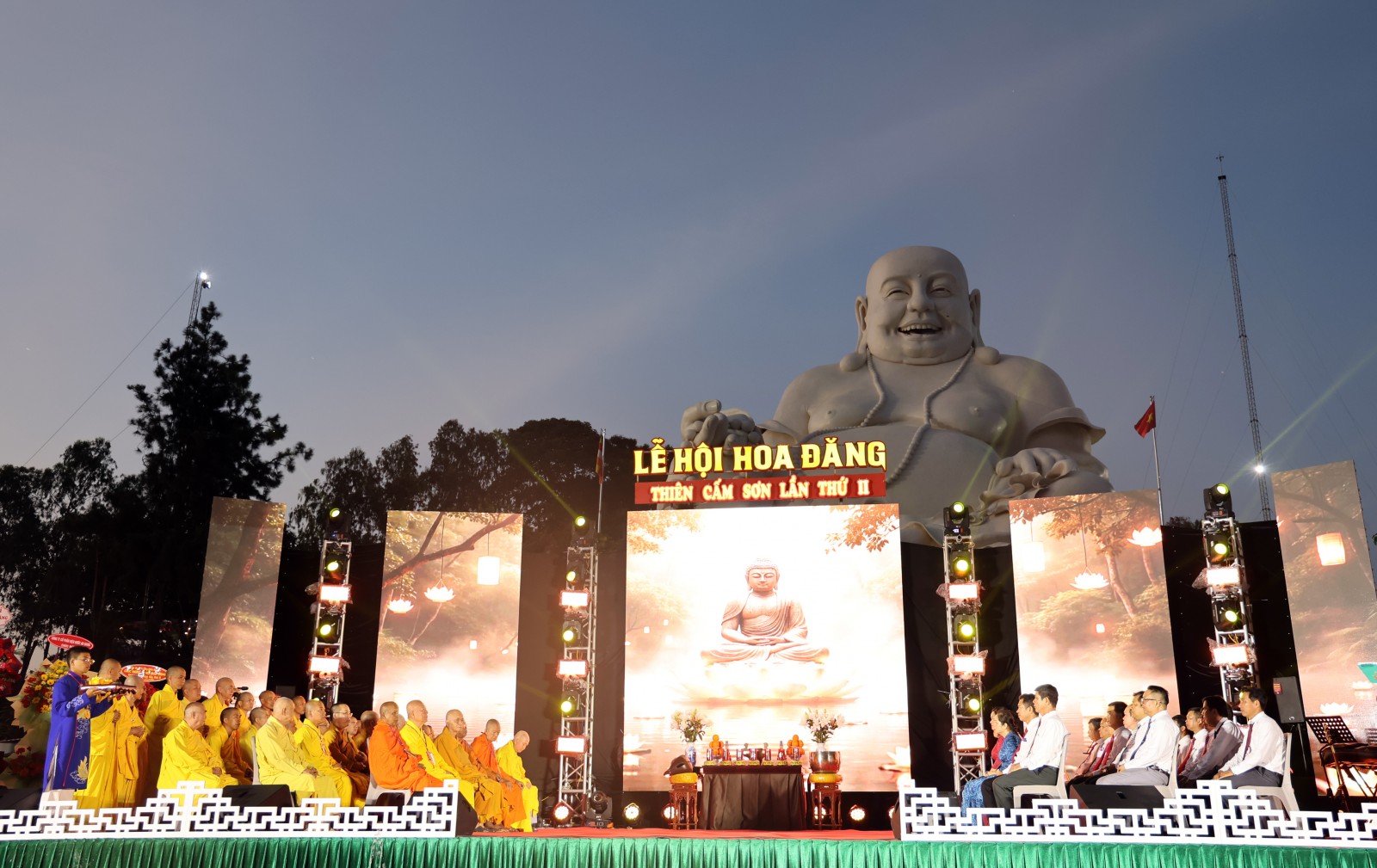 Từ Lễ hội Hoa đăng đến thông điệp phát triển du lịch núi Cấm