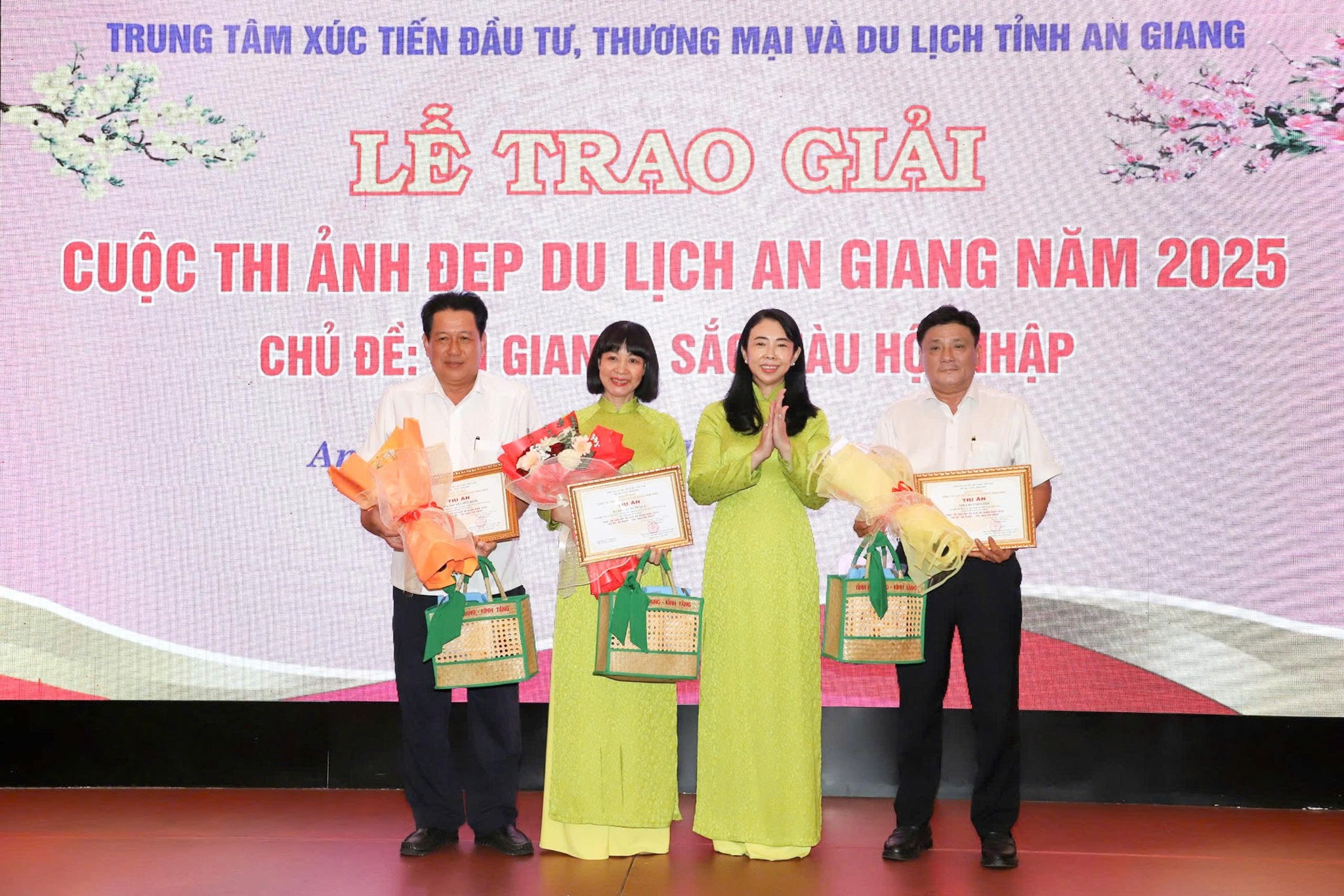 AWARD CEREMONY FOR THE 2025 AN GIANG TOURISM PHOTO CONTEST WITH THE THEME “AN GIANG – COLORS OF INTEGRATION”