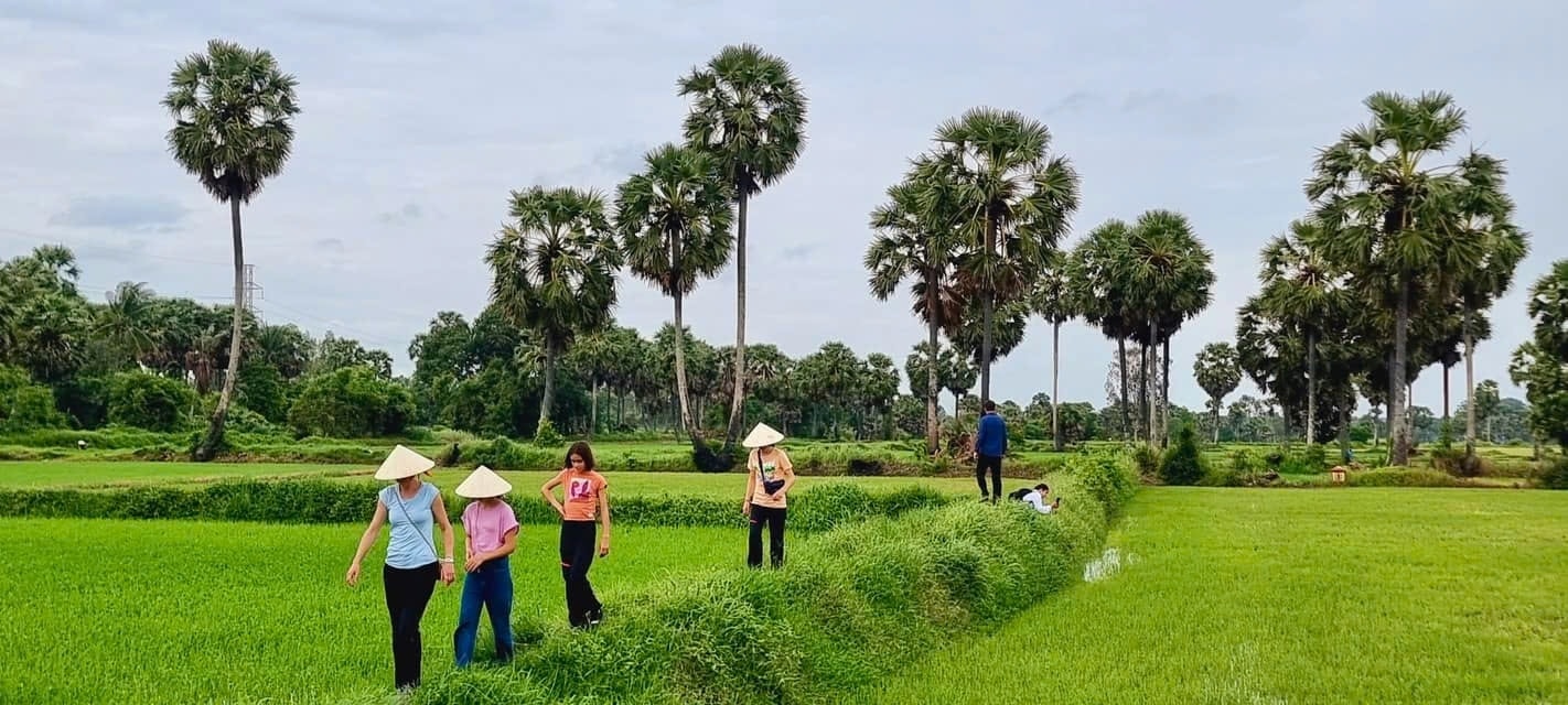 “MỞ LỐI” CHO DU LỊCH AN GIANG