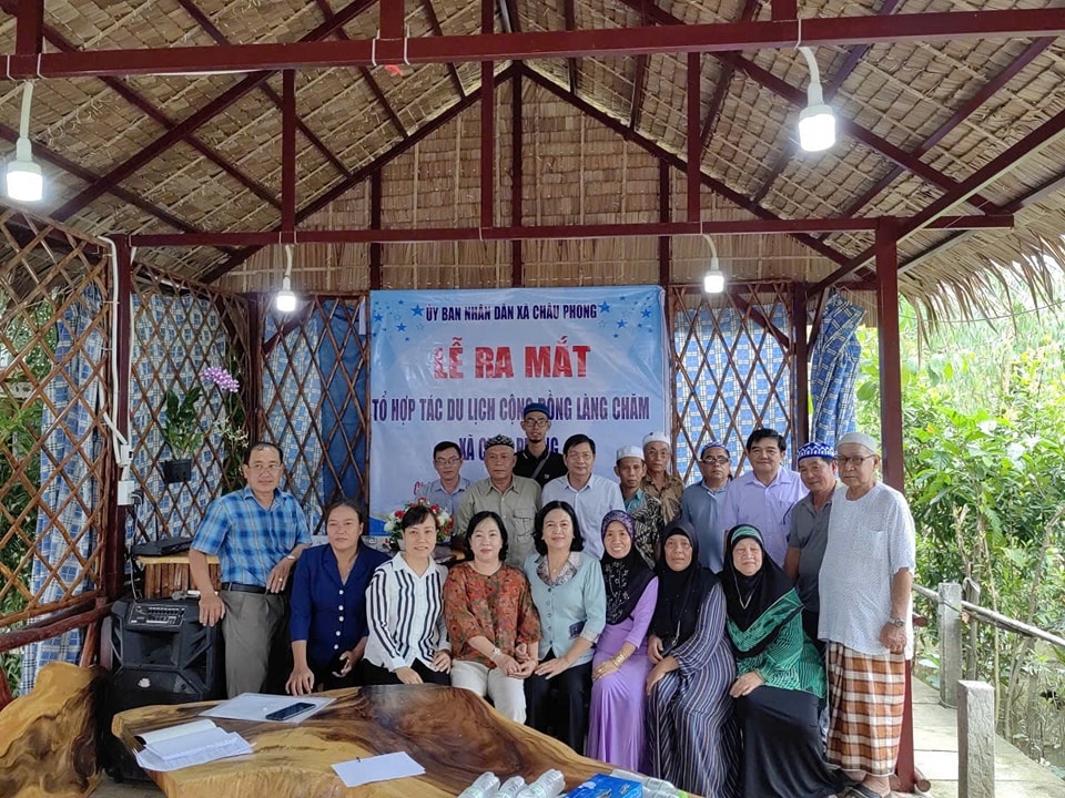 LAUNCHING CEREMONY of "CHAM Ethnic Craft VILLAGE COMMUNITY TOURISM COOPERATION IN CHAU PHONG COMMUNE"