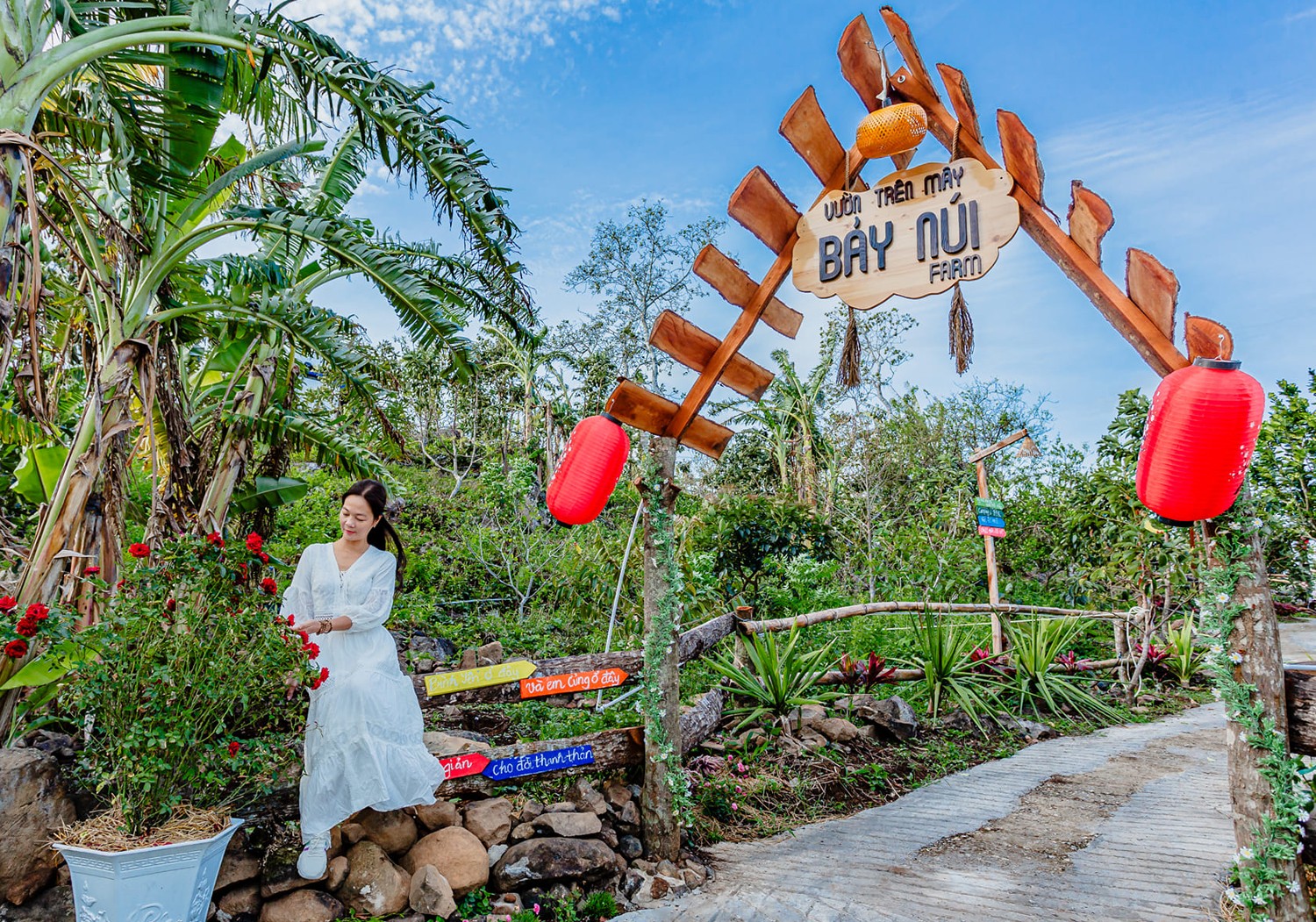 PEOPLE IN THE SEVEN MOUNTAIN "INVITING EACH OTHER" TO DO TOURISM