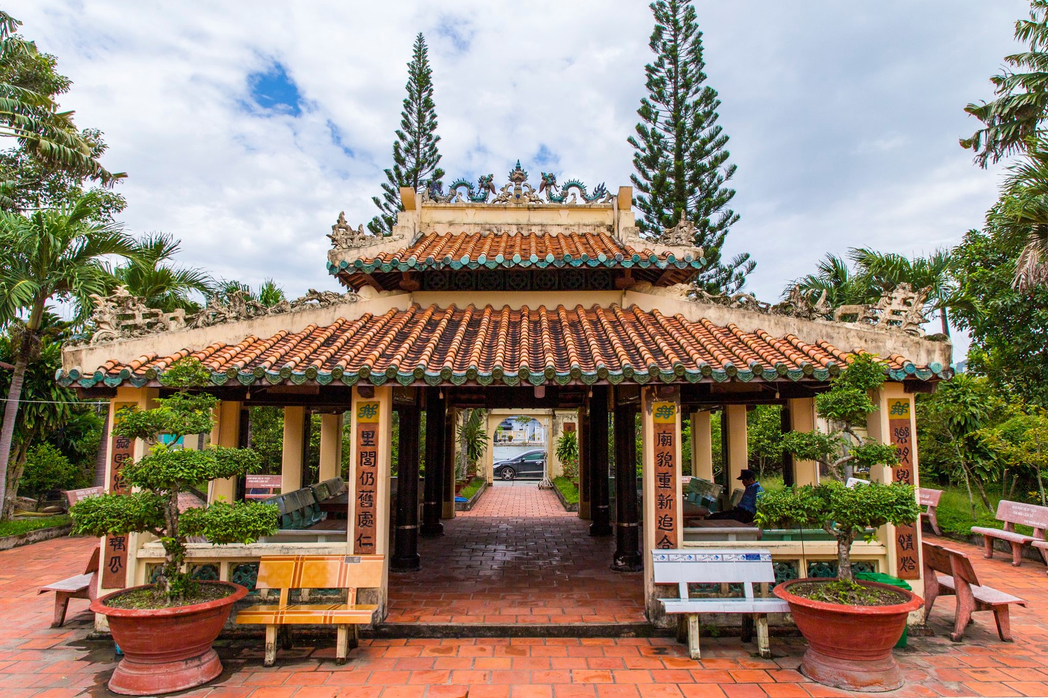 Khu di tích lăng Mạc Cửu