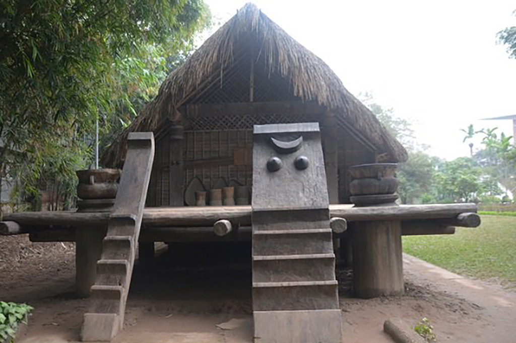 Nhà dài – không gian sống theo chế độ mẫu hệ của người Ê đê