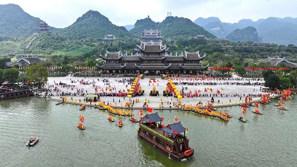 Khai hội xuân Tam Chúc năm 2026 chủ đề “Bình minh cõi Phật”