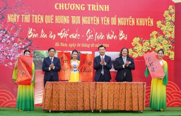 Poetry day in Tam Nguyen Yen Do Nguyen Khuyen's hometown