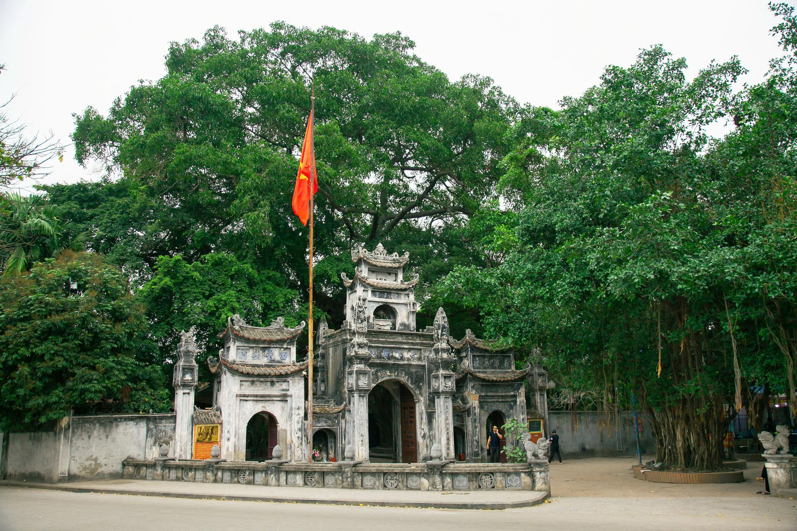 Tham quan Di tích lịch sử kiến trúc nghệ thuật cấp quốc gia Đền Mẫu