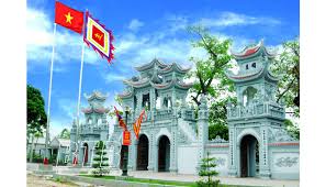 Tham quan đền Tiên La thờ Bát nạn tướng quân Vũ Thị Thục