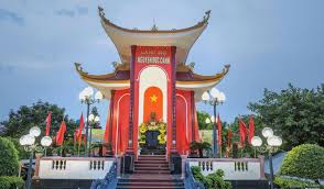 Tham quan Khu lưu niệm đồng chí Nguyễn Đức Cảnh