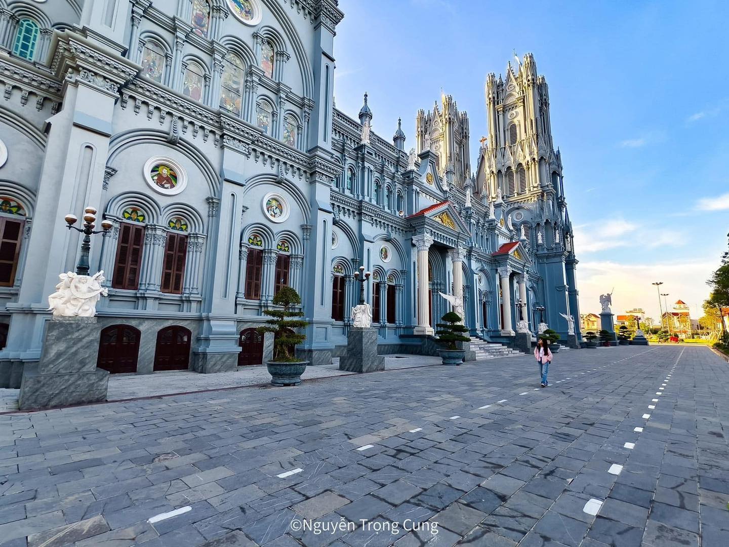 Tham quan Nhà thờ Bác Trạch