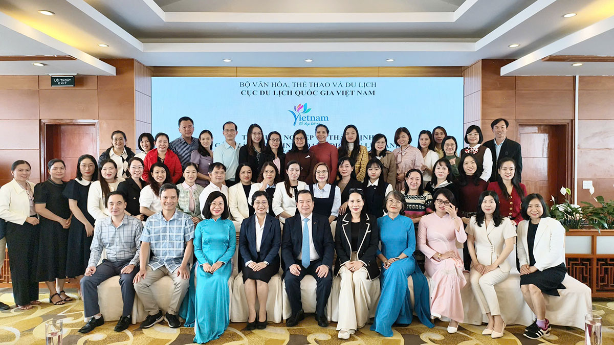 Sở VHTTDL tỉnh Hưng Yên tham gia Lớp tập huấn nghiệp vụ thẩm định cấp phép kinh doanh dịch vụ lữ hành và nghiệp vụ thẩm định cấp thẻ hướng dẫn viên du lịch cho công chức quản lý du lịch của địa phương 