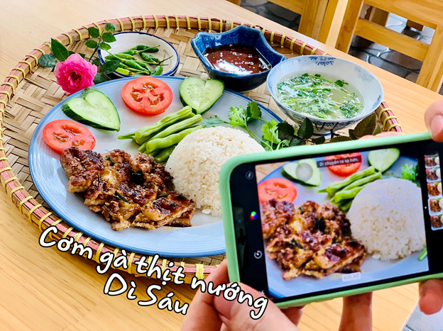 Cơm gà thịt nướng nơi xứ lạnh