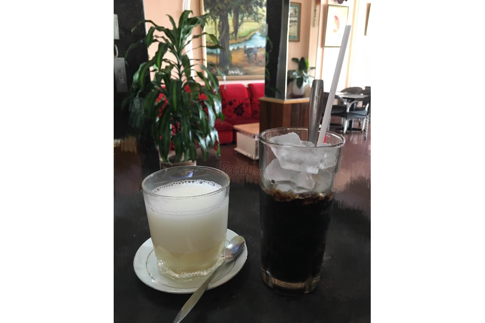 Cà Phê Và Sữa Đặc Nóng