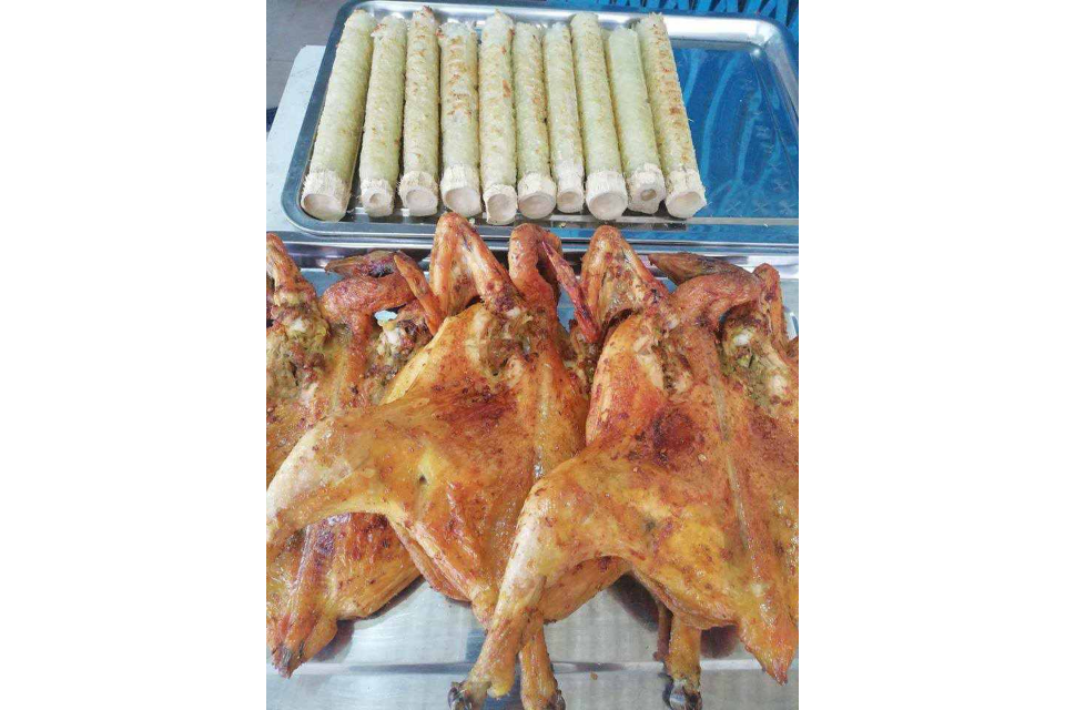 Gà Nướng Bazan Và Cơm Lam
