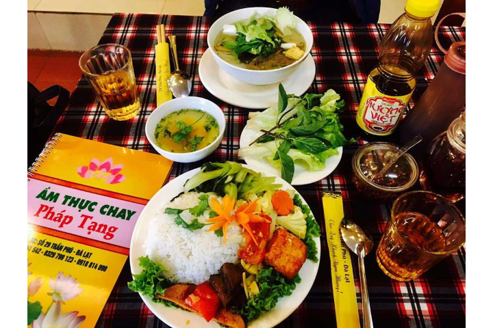 Cơm Đậu Khuôn Và Rau, Phở