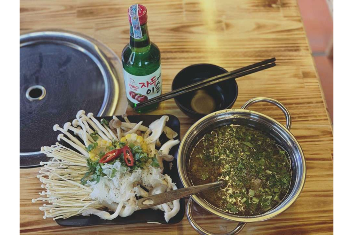 Lẩu Nấm Sườn