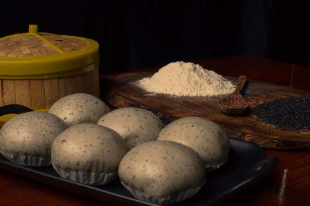 Bánh Bao Mè Đen