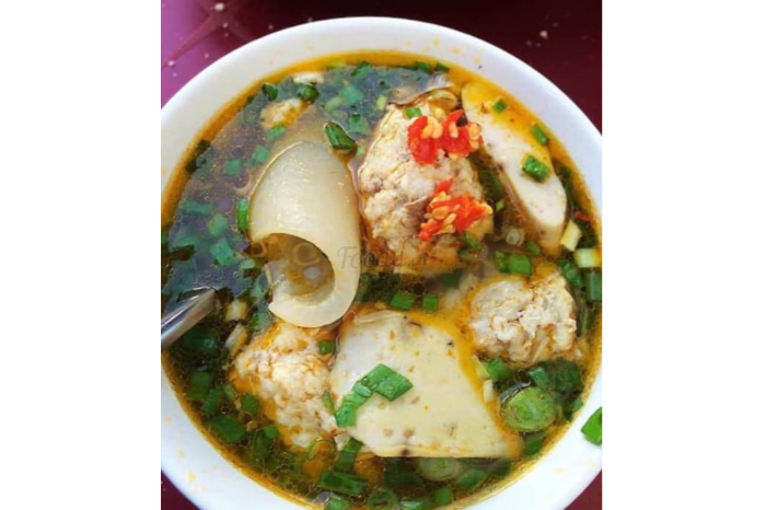 Bánh Mì Xíu Mại (Xíu Mại, Chả, Bì)