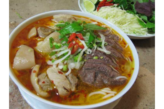 Bún Bò Huế ( Tô Đặc Biệt)
