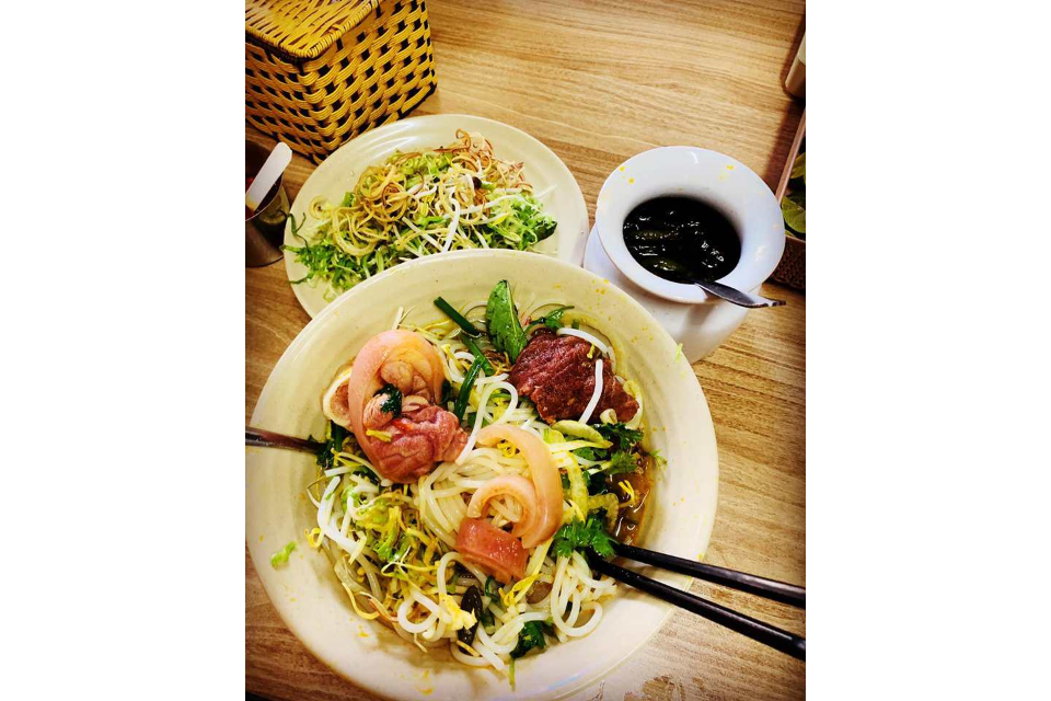 Bún Bò Giò Heo