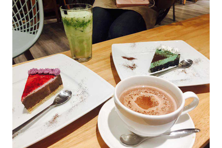 Bánh Kem, Nước Ép Cóc, Cacao Sữa