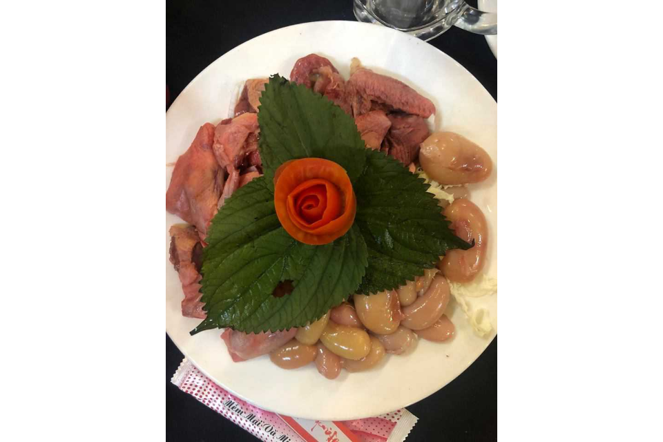 Lẩu Chim Bồ Câu