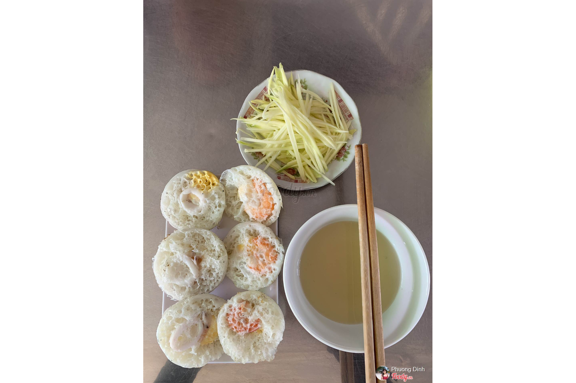 Bánh Căn Trứng Và Tôm.