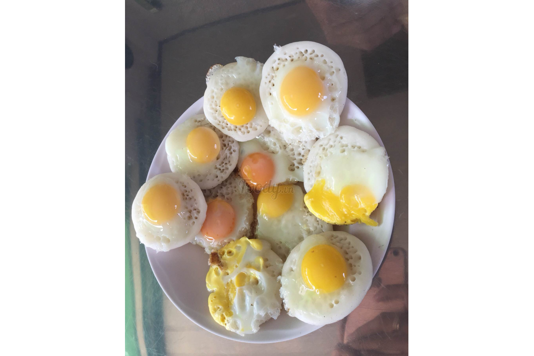 Bánh Căn Trứng Lòng Đào