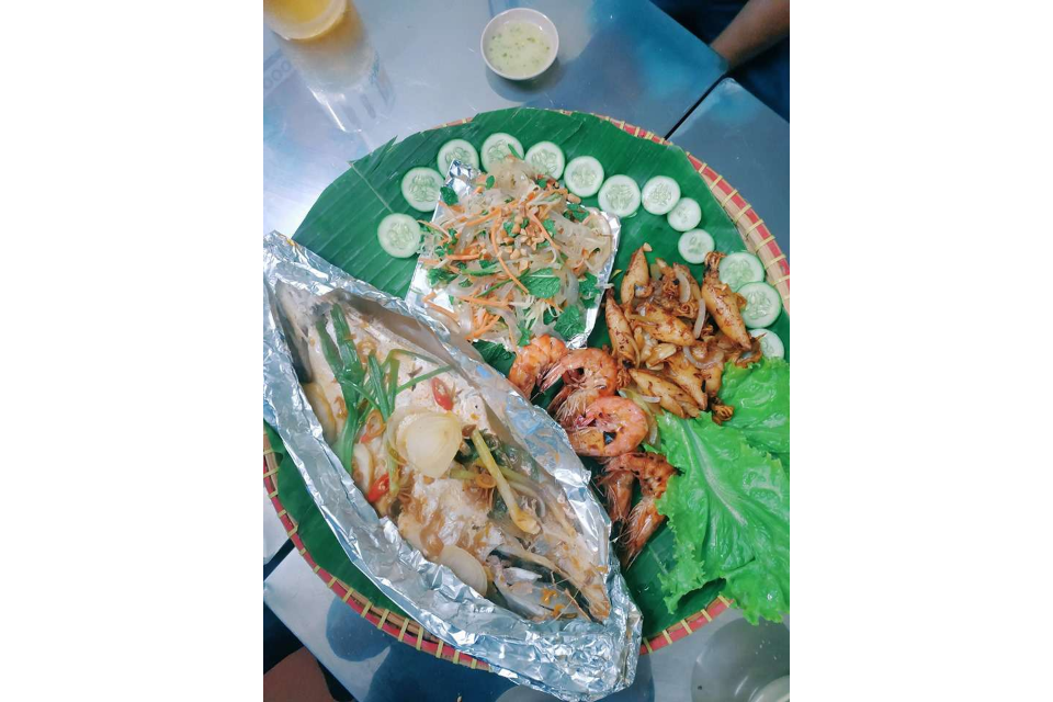 Combo 1 (Cá Bò Da, Gỏi Sứa, Tôm, Mực Nướng)