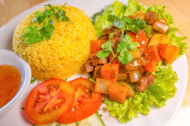 Cơm Chiên Bò Lúc Lắc