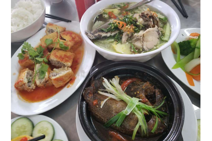 Cá Kho Tộ, Canh Chua, Đậu Hủ Nhồi Thịt