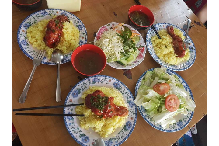 Cơm Đùi Gà Rô Ti