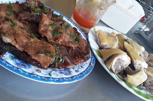 Sườn Nướng, Gà Luộc