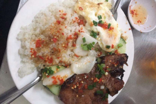 Cơm Sườn Trứng