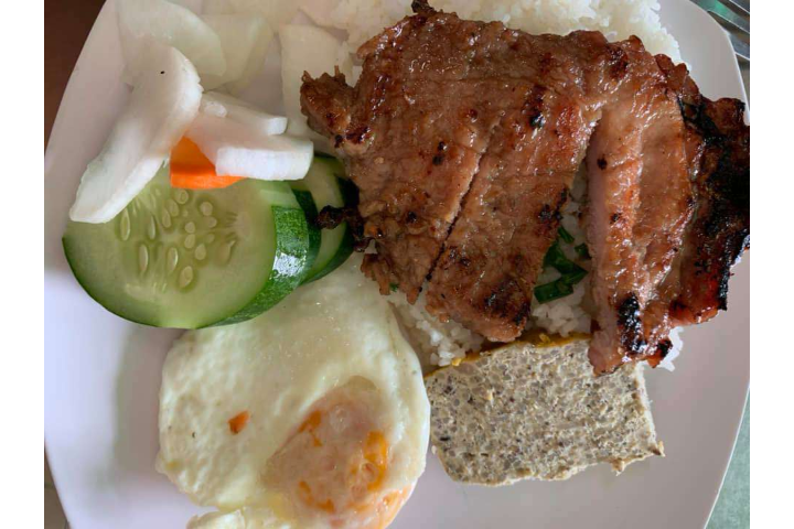 Cơm Sườn Bì Chả