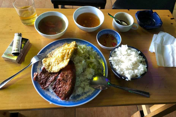 Cơm Sườn Trứng
