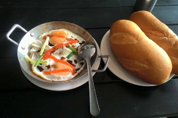 Bánh Mì Ốp La