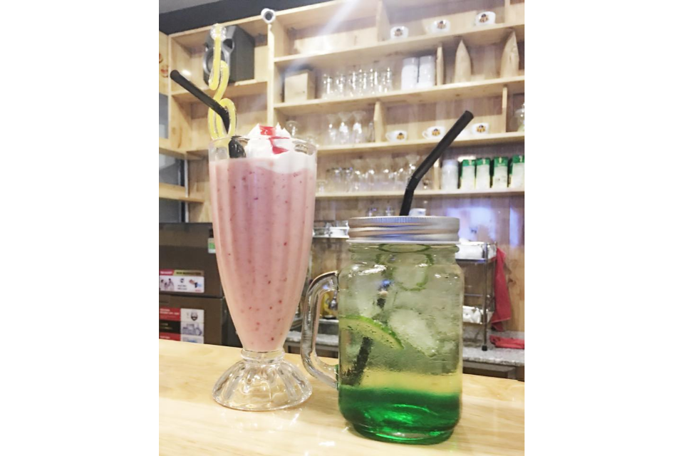 Sinh Tố Dâu, Soda Chanh