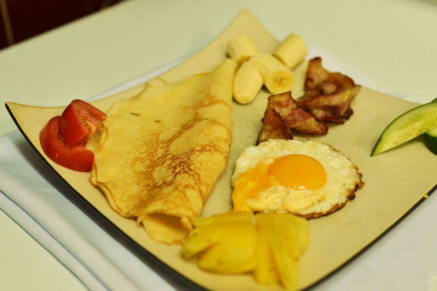 Bánh Kép Úp Mặt Trời