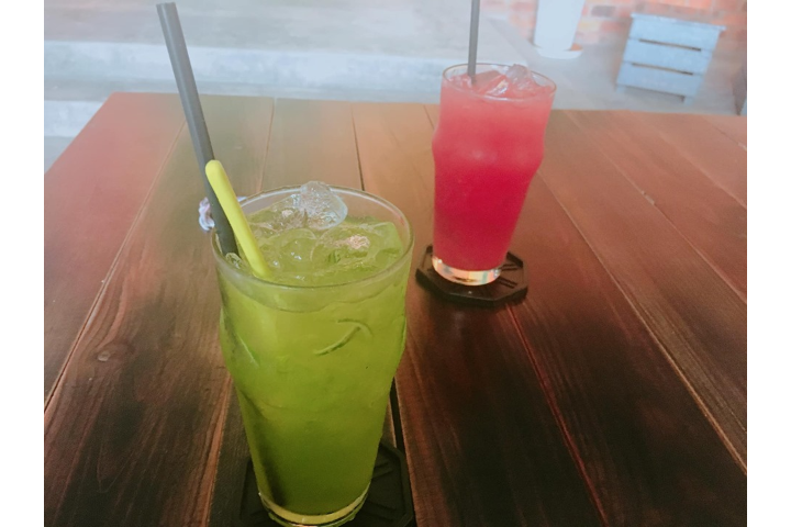 Trà Xanh Và Nước Dâu