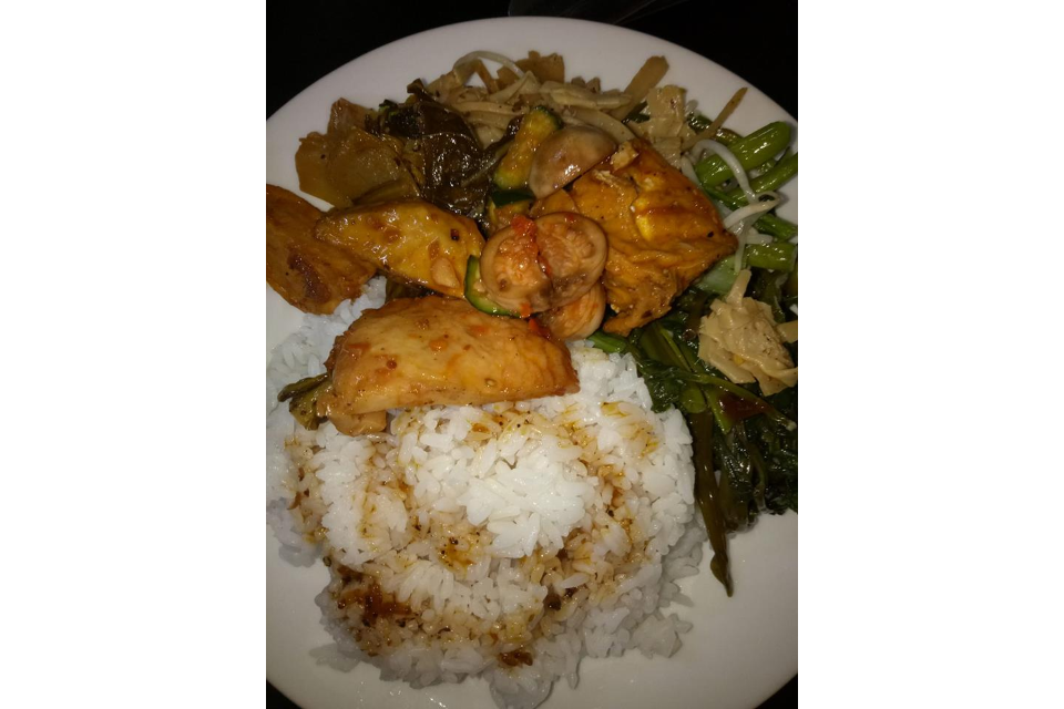 Cơm Đậu Hủ Và Rau