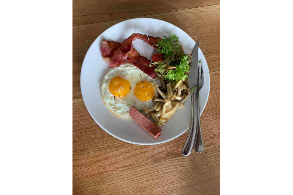 Ốp La, Bò Áp Chảo, Nấm