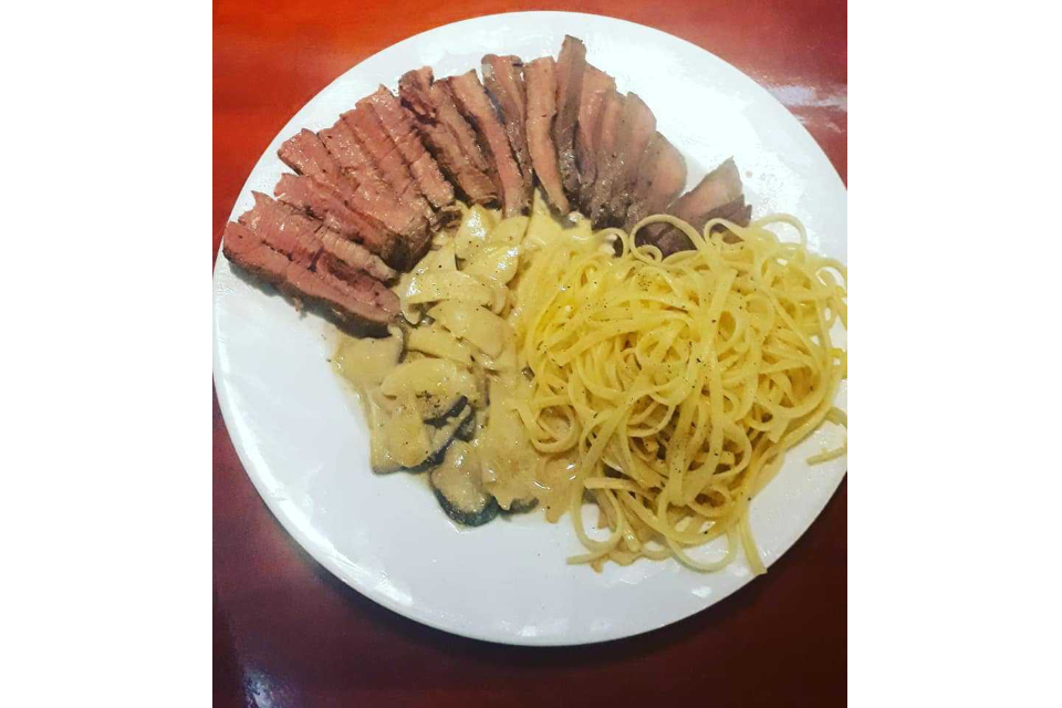 Mì Xào Nấm, Bò Áp Chảo