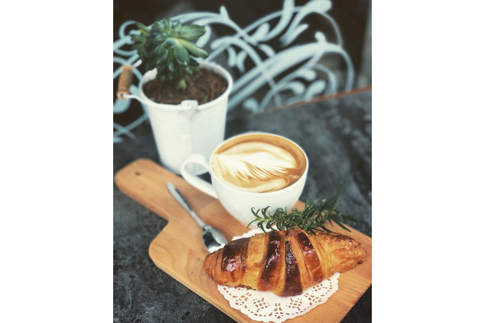 ComBo Capuchino Và Bánh 