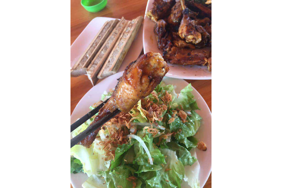 Gà Nướng, Cơm Lam, Salad