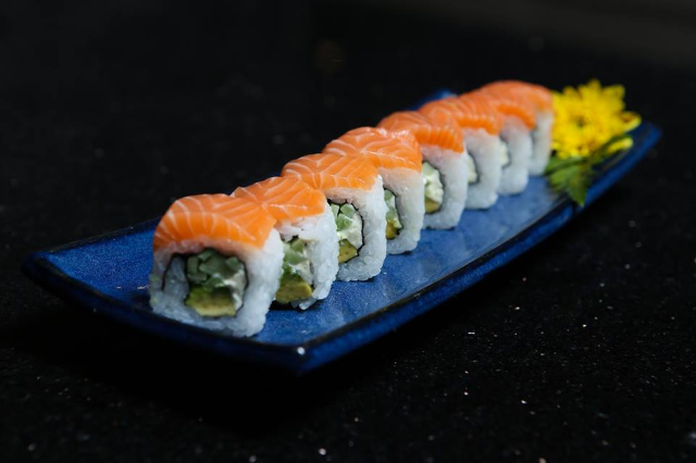 Sushi Cá Hồi