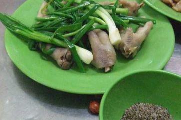 Chân Gà Hấp Hành