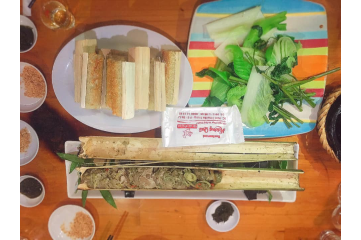 Cơm Lam Và Thịt Heo Nướng Ống Tre