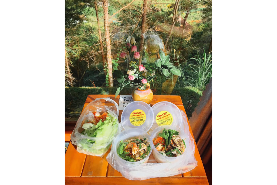 Hủ Tiếu Mang Về