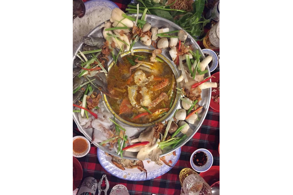 Lẩu Cua Và Hải Sản