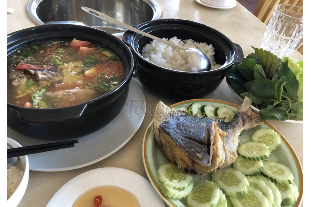 Phần Cơm Cá và Canh